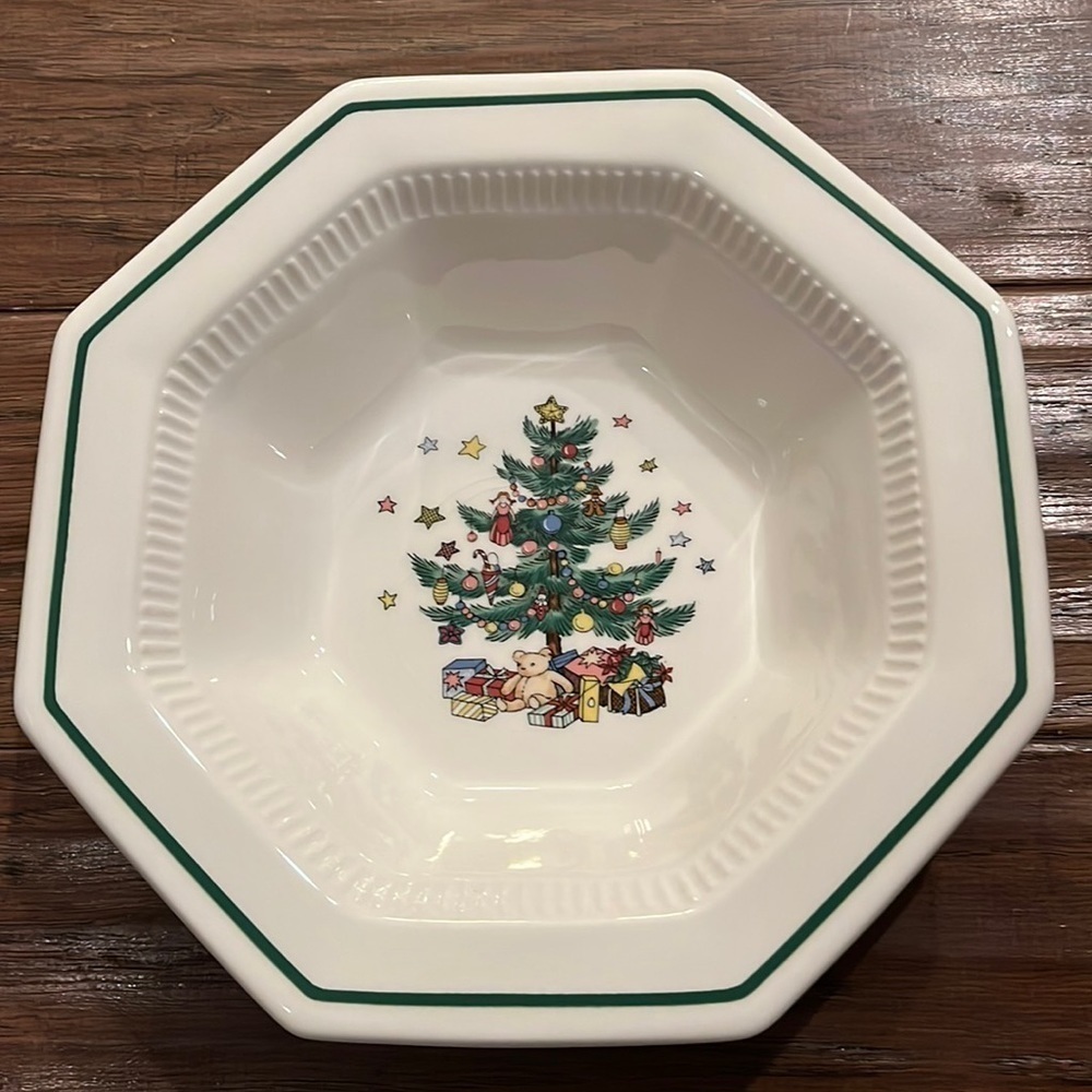 Nikko Ceramics Christmas Bowl